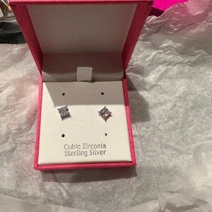 ✅New Rachel Ashwell Cz earrings, NWT